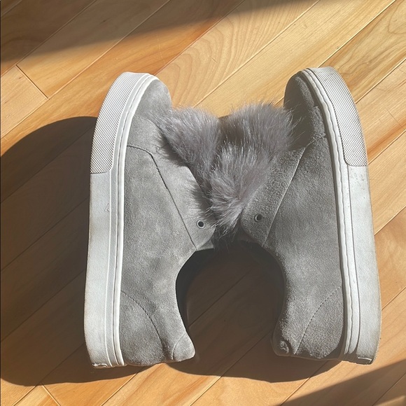Sam Edelman Slip On Gray Sneakers with Faux Fur Pom Poms Size 9.5 - Picture 5 of 8
